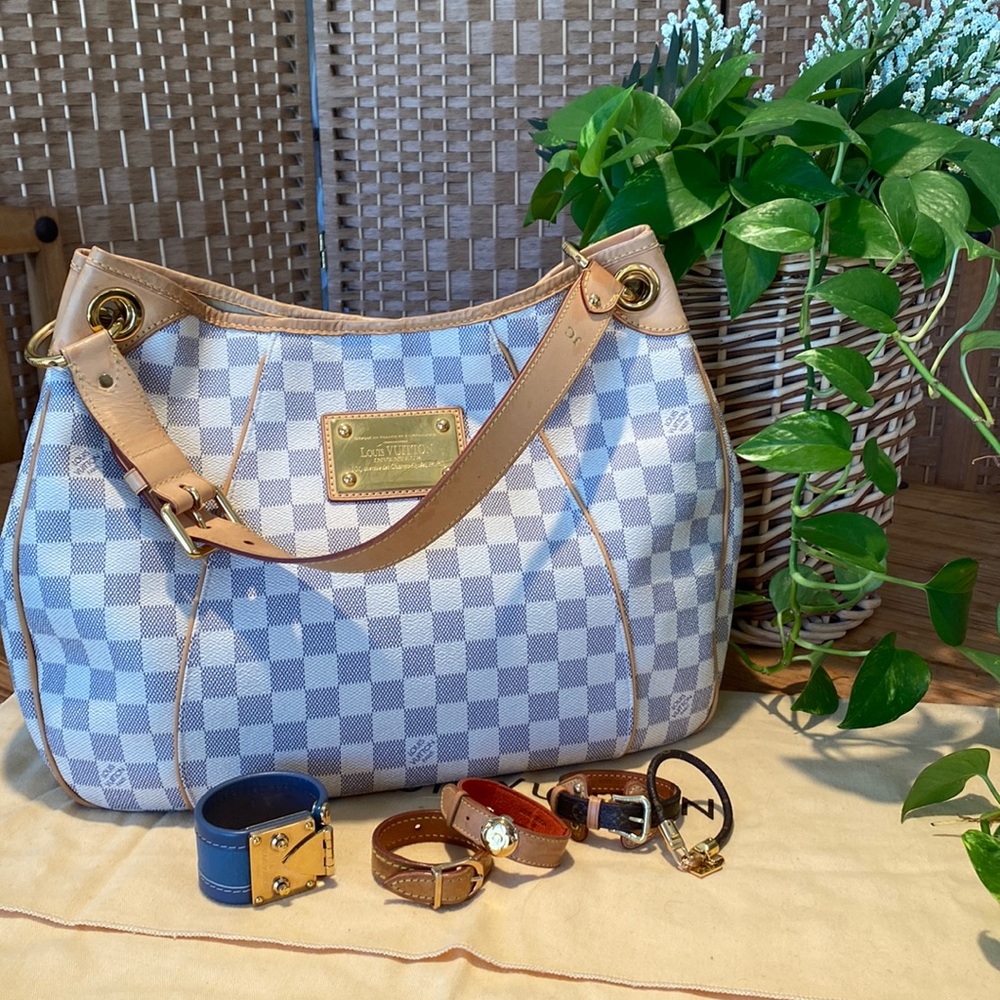 Authentic Louis Vuitton Damier Shoulder Bag- excellent condition!